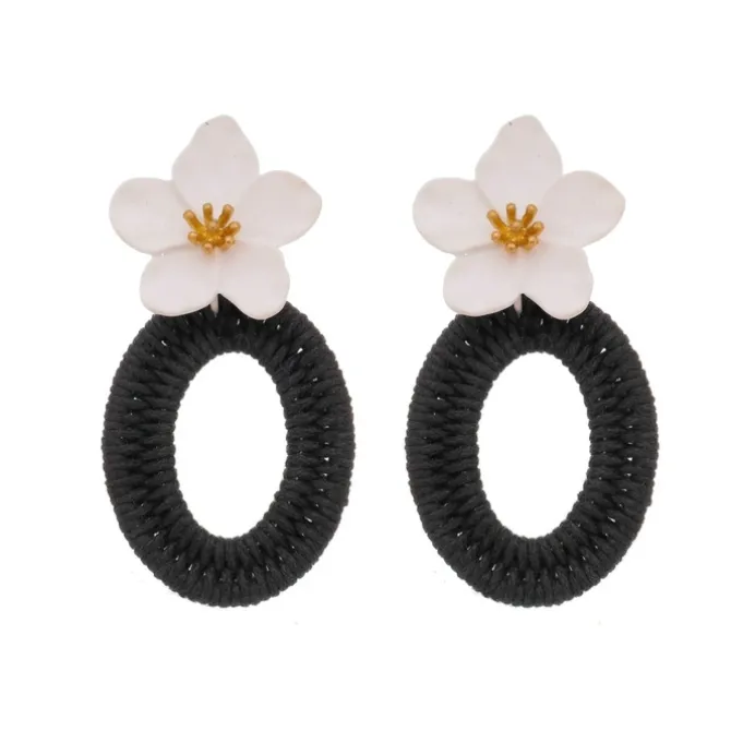 Brinco de Flor Verbena Branco e Preto