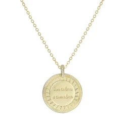 Colar Longo Medalha Vintage com Calma e com Alma Folheado a Ouro 18k